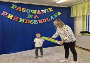 Pasowanie na przedszkolaka w grupie 6 latków