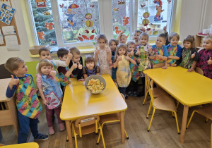 Wykonanie sałatki owocowej