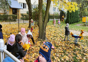 Jesienne uroki zabaw w ogrodzie