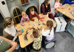 Poznanie techniki wykonania malowideł naskalnych