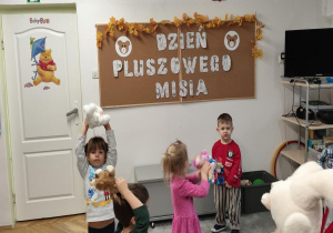 Zabawy ruchowe z misiem