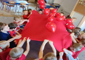 Zabawy ruchowe z balonami